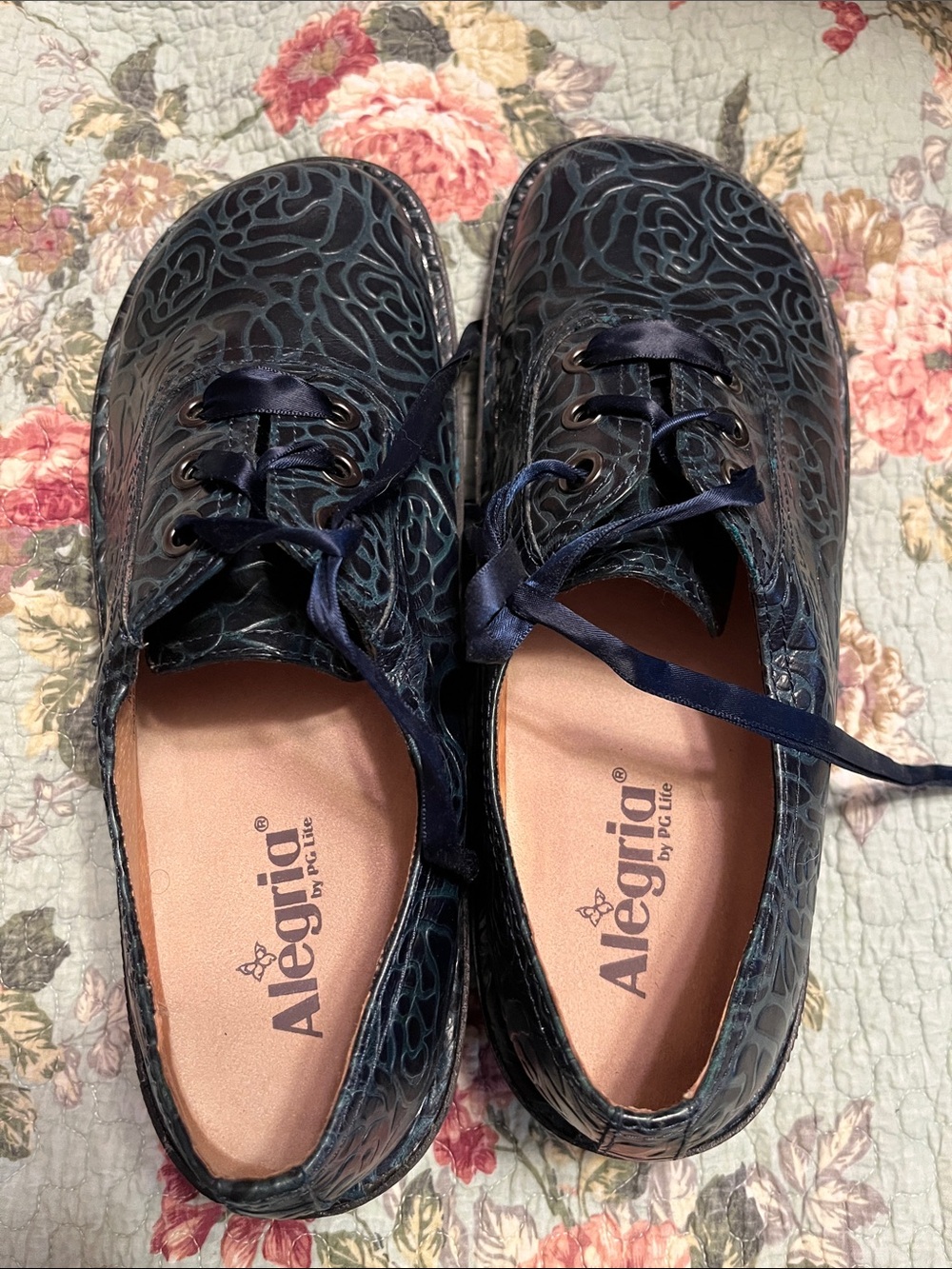 Alegria Navy Lace-Up Floral-Patterned oxfords